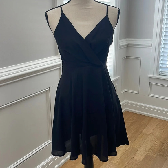 Express Mini Plunge Dress - Picture 1 of 3